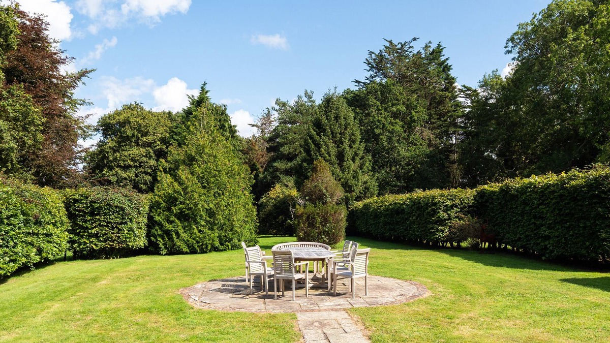Upper Dicker House | The Cottage at Gildridge + Private Hot tub