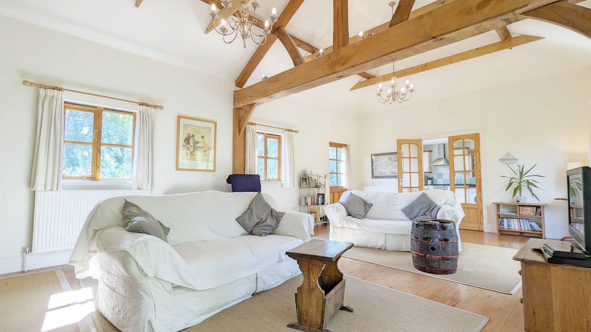 North Stoke Cottage | The Cottage at Hale Hill Farm - a cottage that sleeps 5 guests in 2 bedrooms