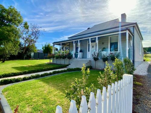 Seppeltsfield House | The Cottage at Seppeltsfield, Barossa Valley