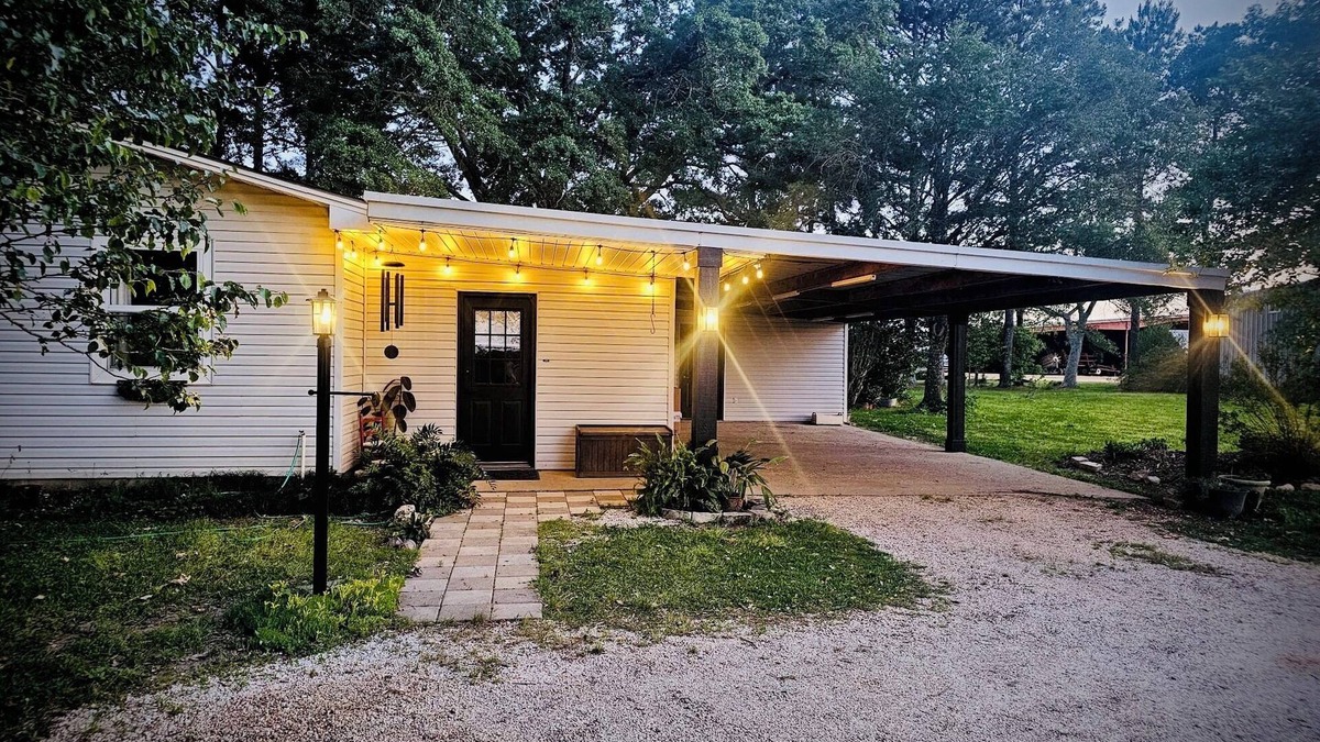 Escambia County House | The Cottage at Steve’s Farm in Walnut Hill Fl