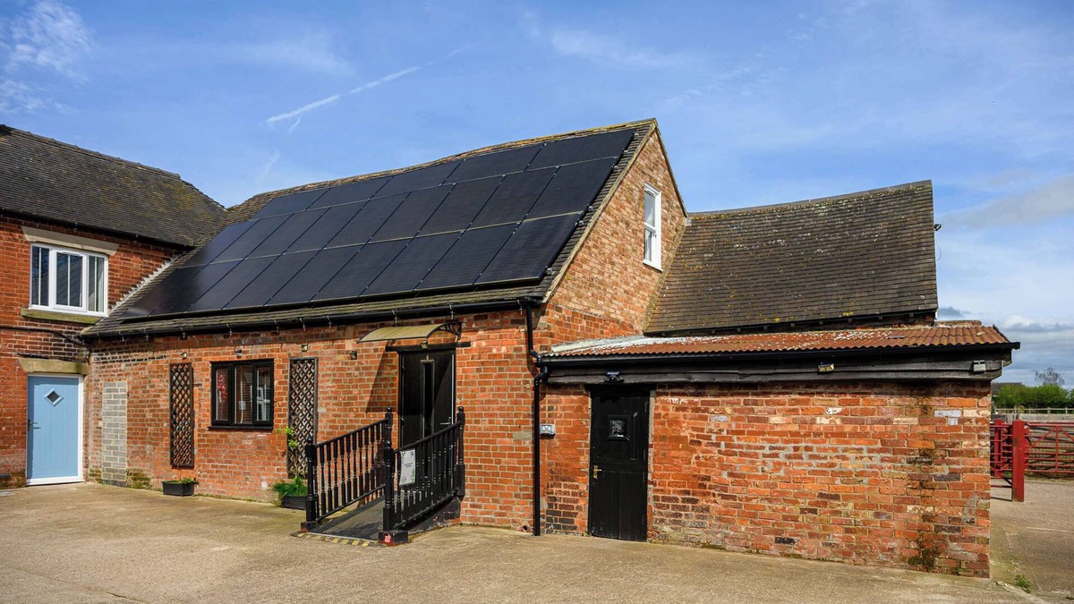 Rugeley House | The Cottage: Beautiful Farm near Cannock Chase