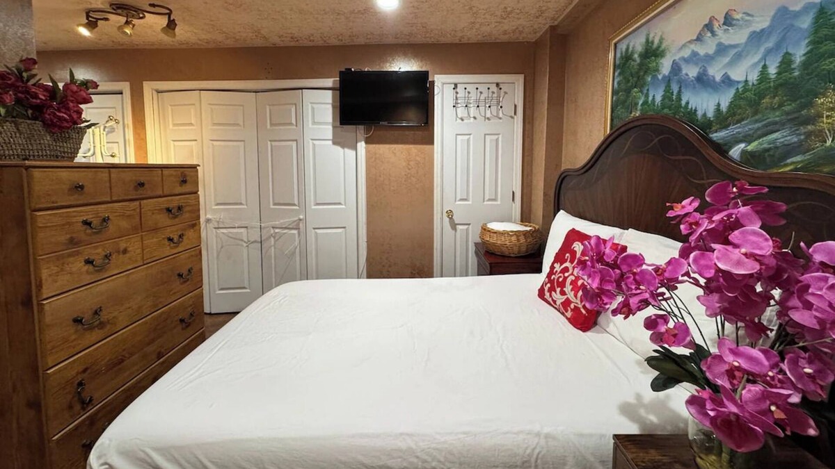 Queens House | The Cottage Cove in St. Albains