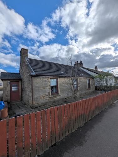 Shotts House | The Cottage
