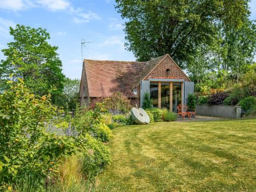 Cranleigh House | The Cottage High Wykehurst End