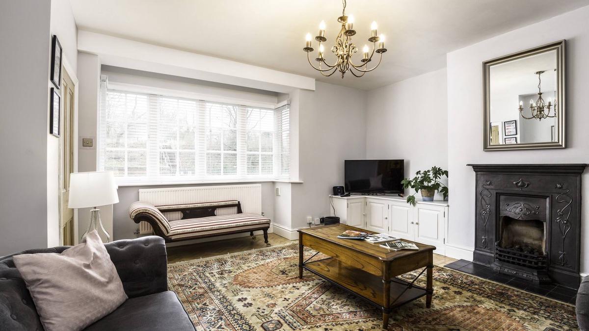 Bebington Cottage | The cottage is a short walk to the Station, with trains to Liverpool/chester,