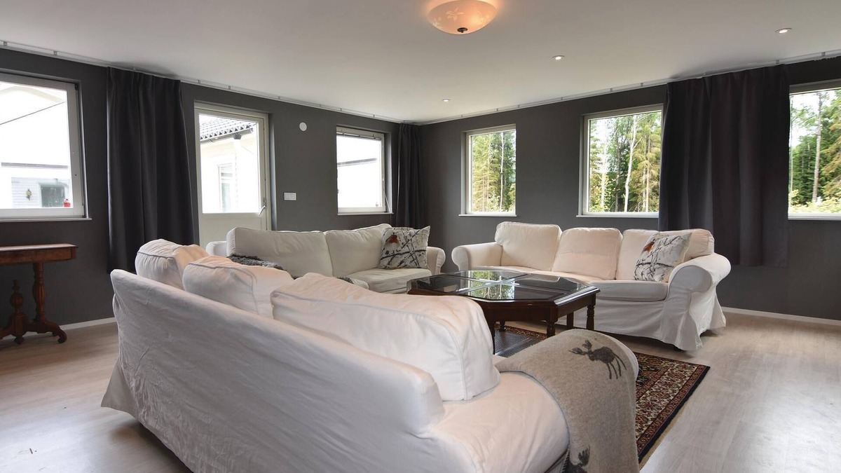 Sjotorp House | The cottage is located simply fantastic, only 100 m from Lake Vänern.