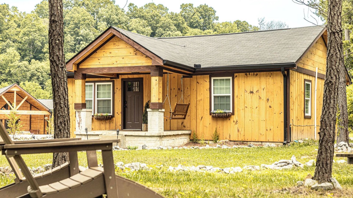 Joelton House | The Cottage @ Jones Farm Venue and Cabins