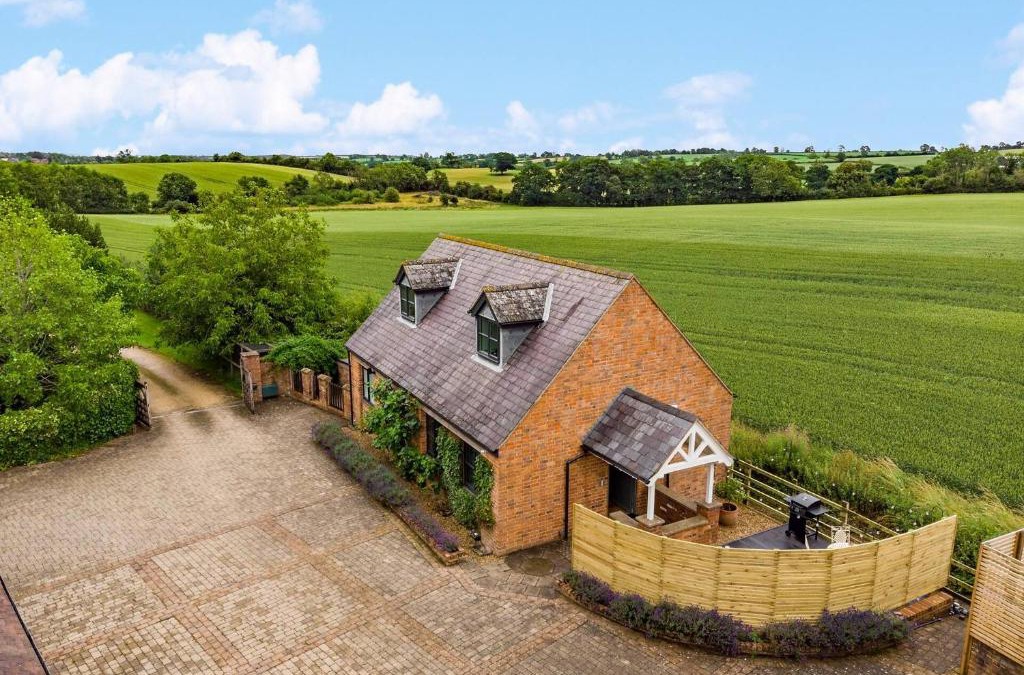 Kelmarsh House | The Cottage - Luxury Romantic Retreat in Idyllic Rural Location