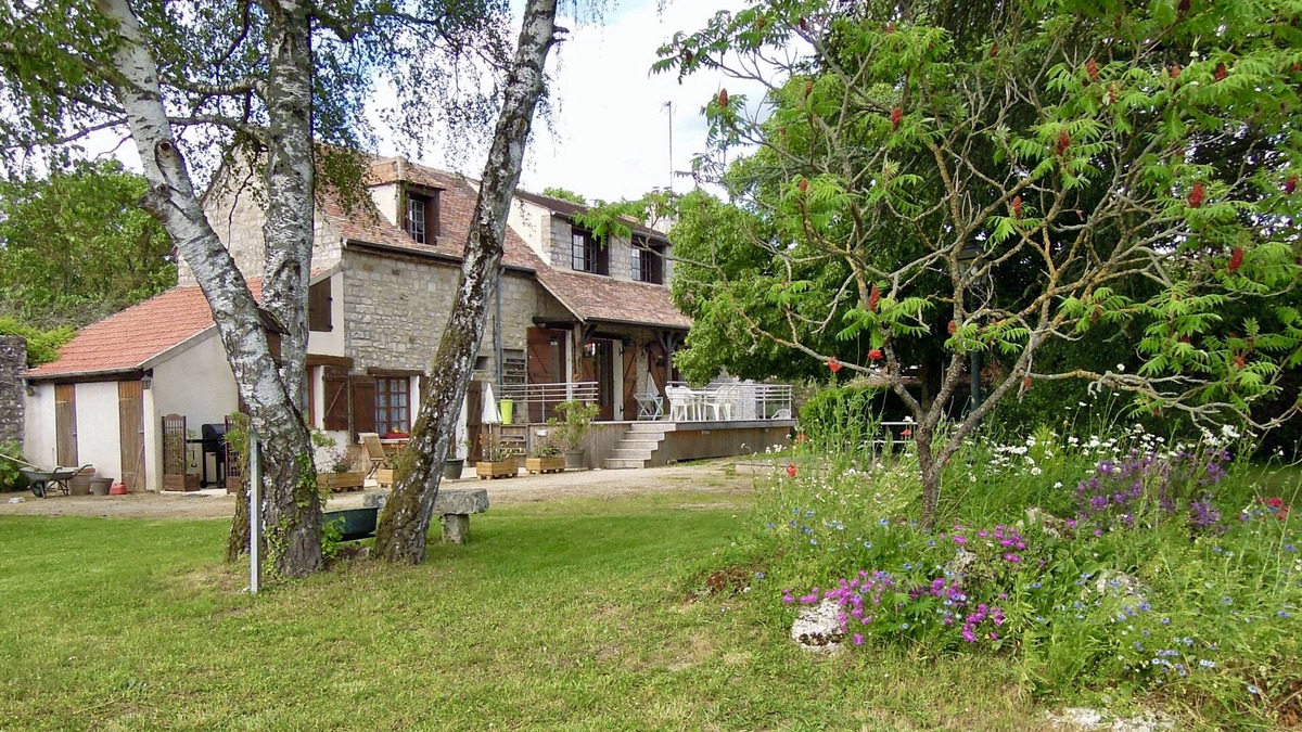 Noisy-sur-Ecole Cottage | The cottage of the three gables Charming house "the blue cedar