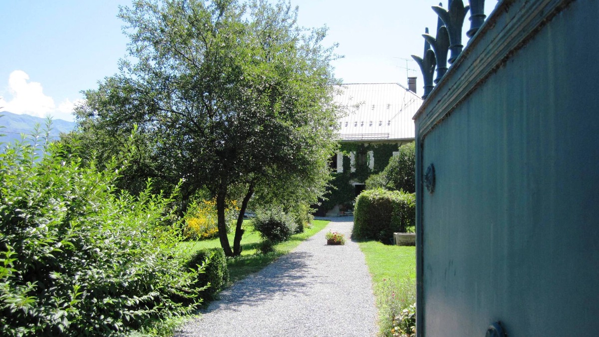 Verrens-Arvey House | The cottage of Sources D'arvey