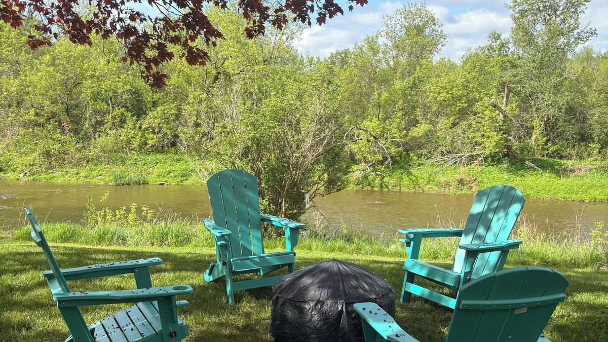Georgetown Cottage | The cottage on the Credit River, cast a line or float lazily down the river.