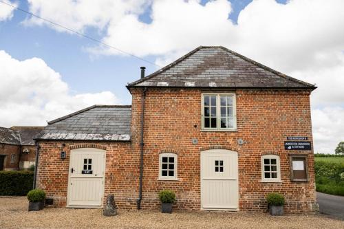 Tarrant Launceston House | The Cottages at Launceston Farm