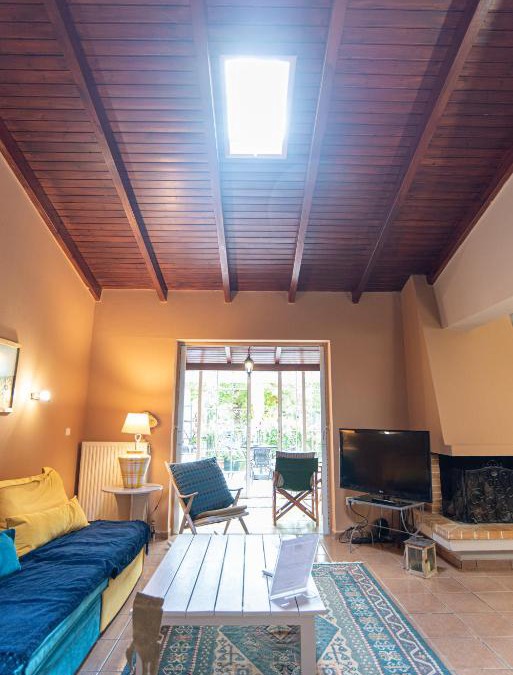 Kifisia Apartment | The Country ArtHS Retreat