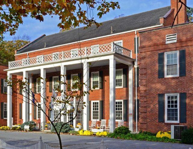 Berkeley Springs Hotel | The Country Inn of Berkeley Springs