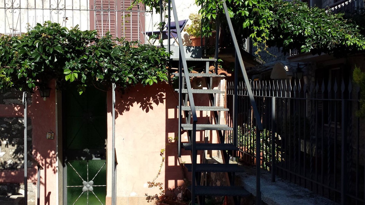 Trivigliano House | The Court Terrace (free WIFI)