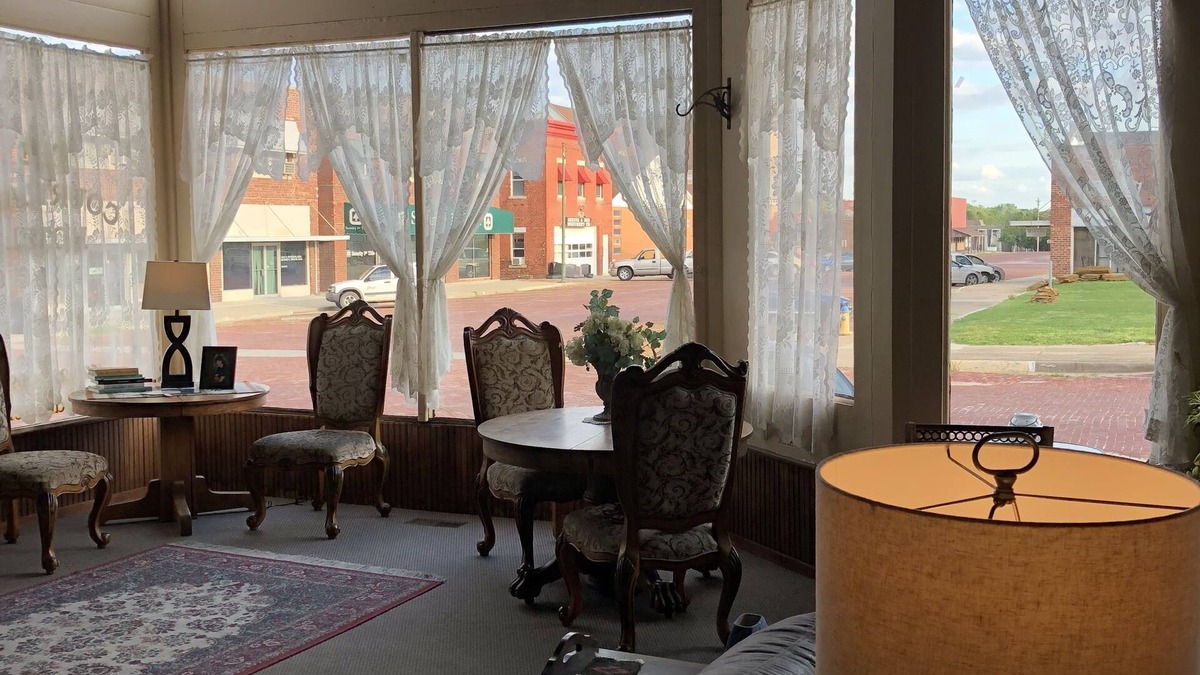 Fort Scott Hotel | The Courtland Hotel and Day Spa