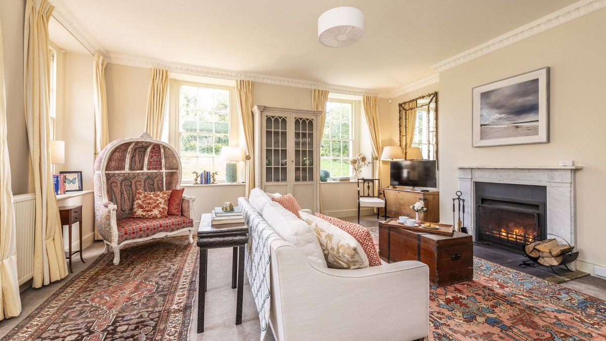 Holworth Apartment | The Courtyard House is a tasteful and beautifully appointed property