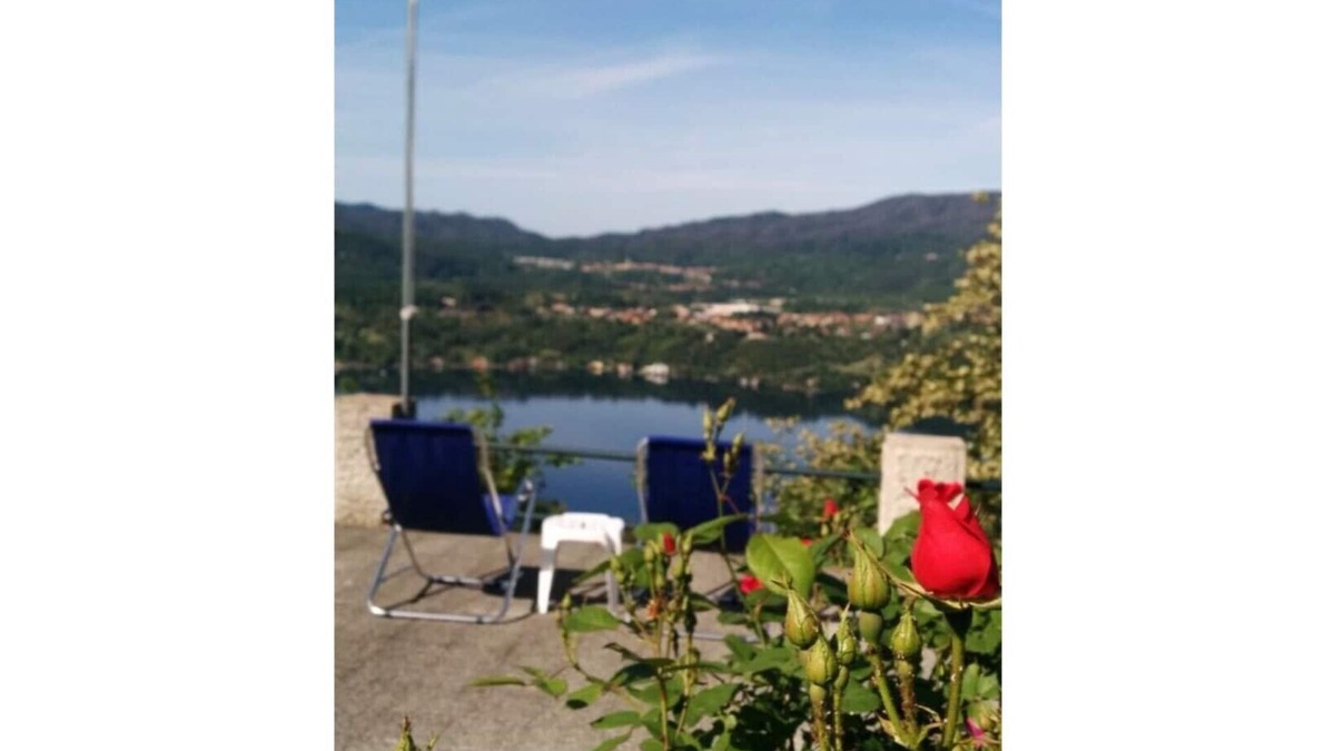 Ameno House | The Courtyard on the Lake. App. Carlotta
