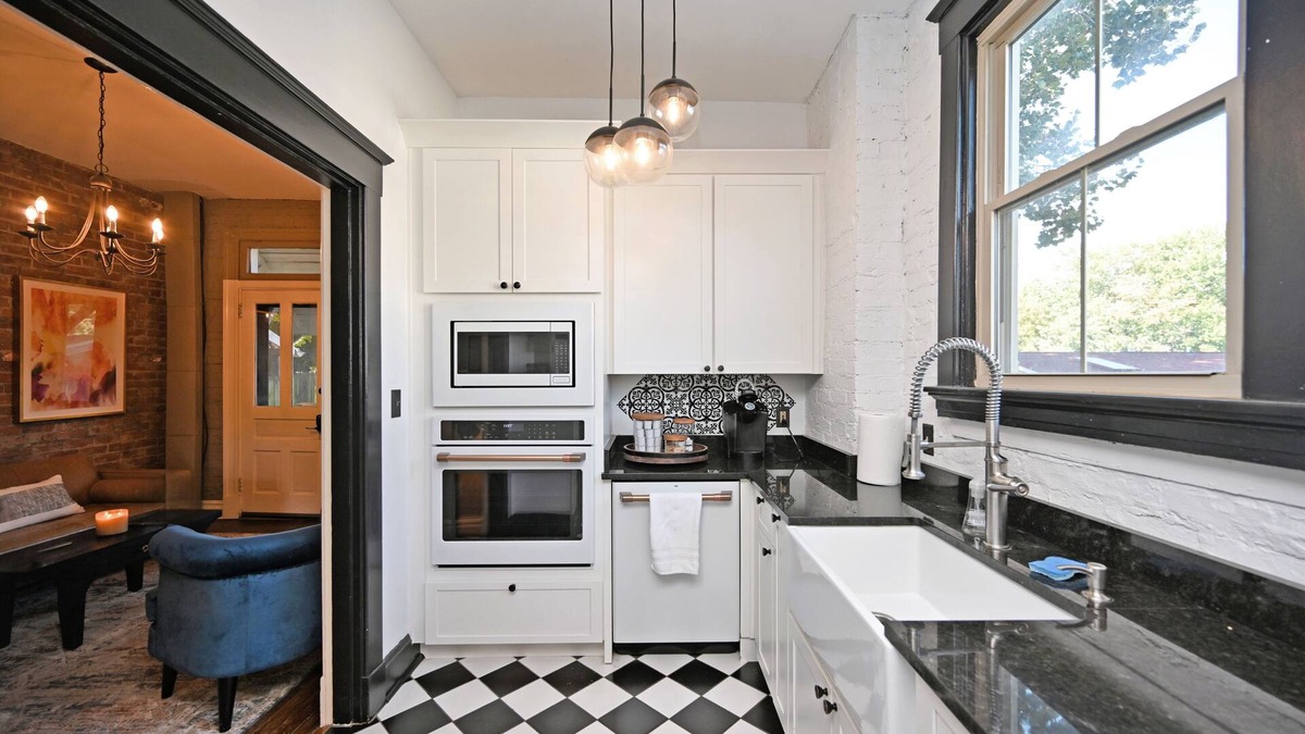 Covington House | The Cov House - Luxury rental 5 minutes to DT Cincy; walkable!