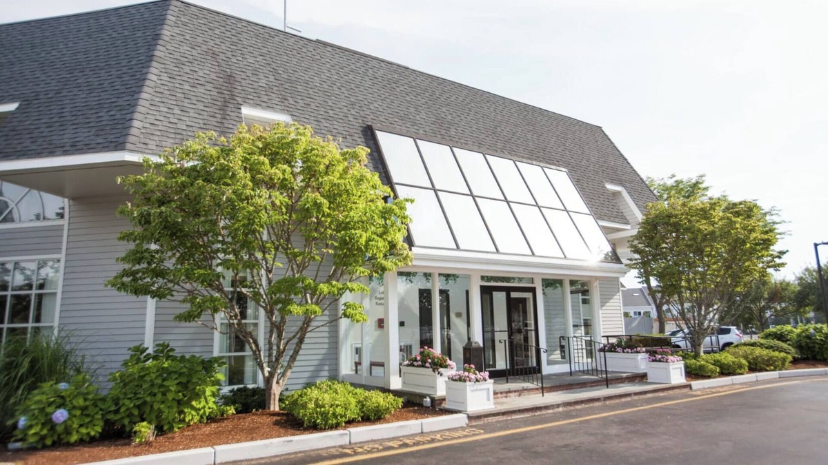 West Yarmouth Condo | The Cove at Yarmouth 1br Suite Friday Check-In