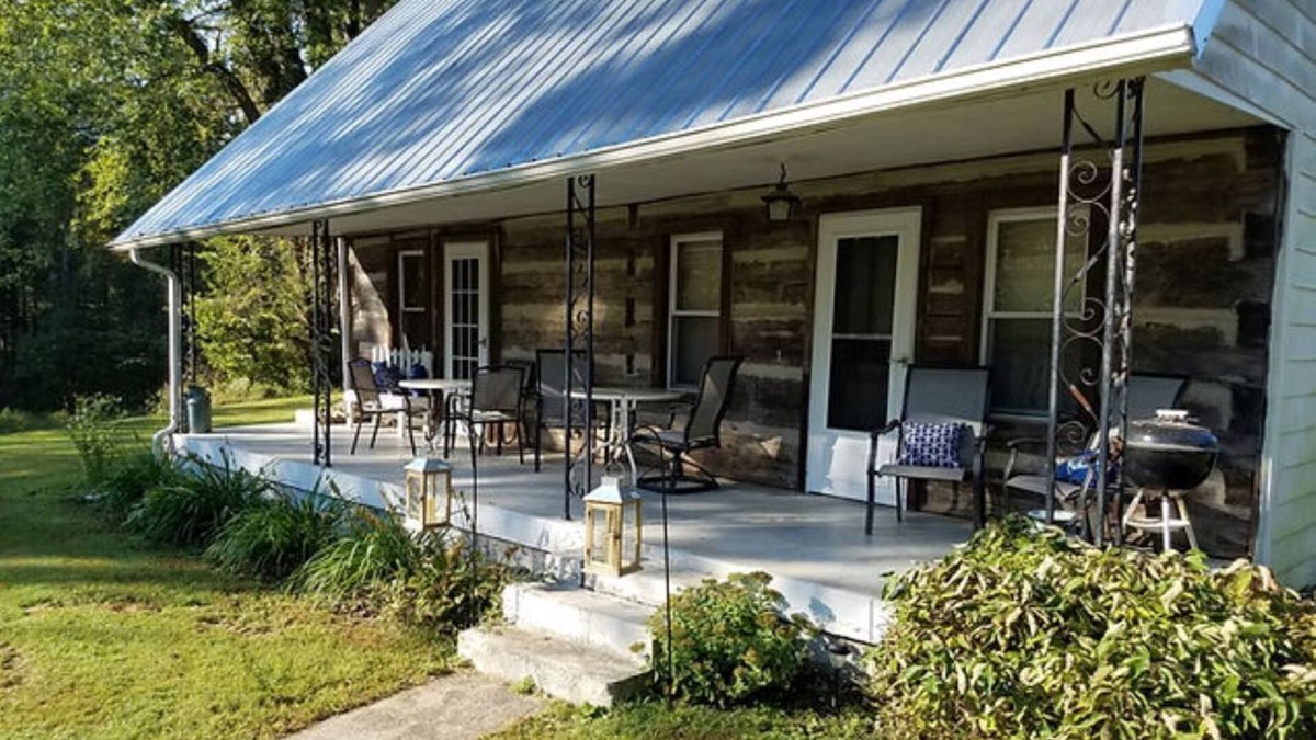 Taswell Cabin | The Cove COZY COUNTRY COTTAGE.30 seconds from Patoka Lake.sleeps 12