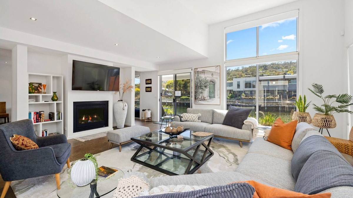 Safety Beach House | The Cove - Luxury Waterfront Accommodation