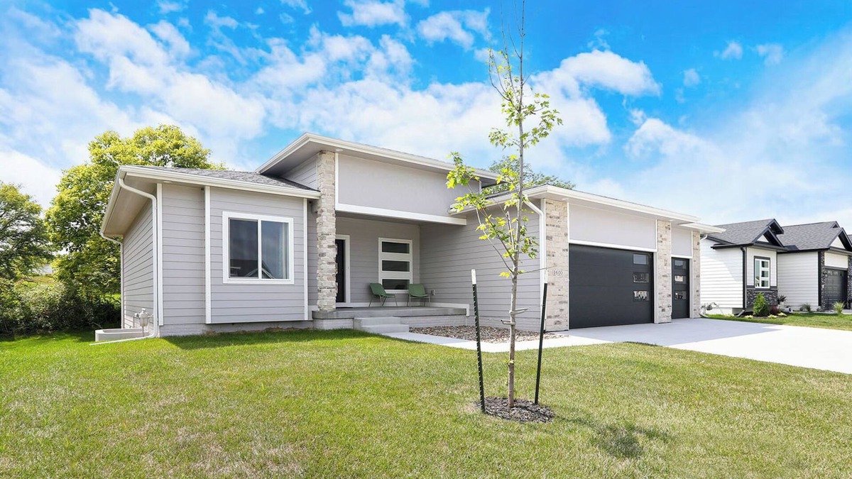 Polk City House | The Cove Vacation Home - Contemporary Ranch Near Saylorville Lake in Polk City!n