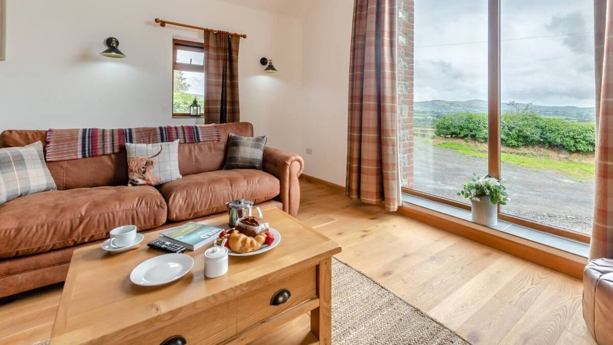 Llangadog House | The Cow Shed - Green Grove