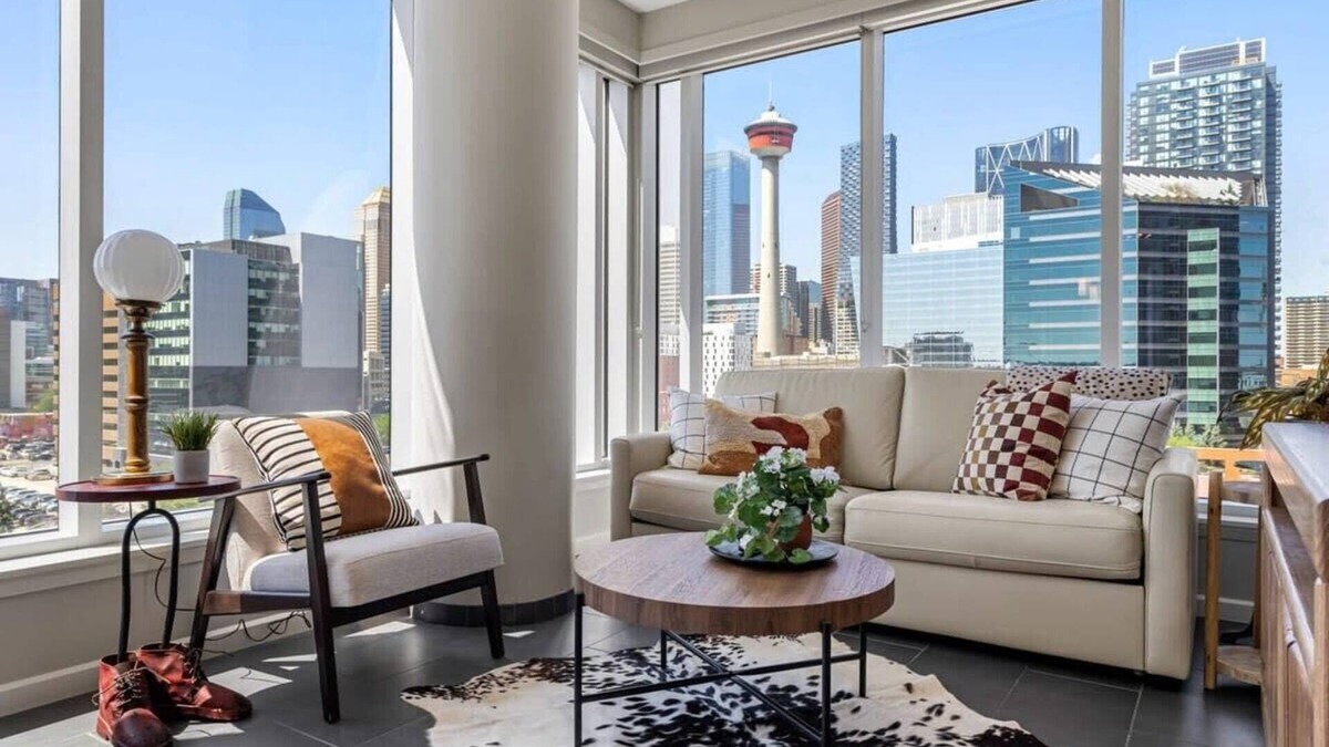 Inglewood Condo | The Cowboy l Across from Saddledome l Free Parking