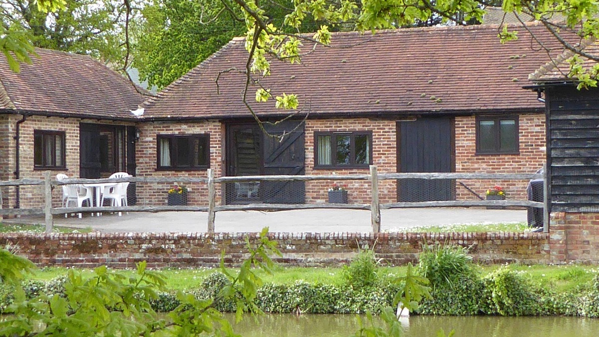 Bodle Street Green House | The Cowshed - Two Bedroom House, Sleeps 4