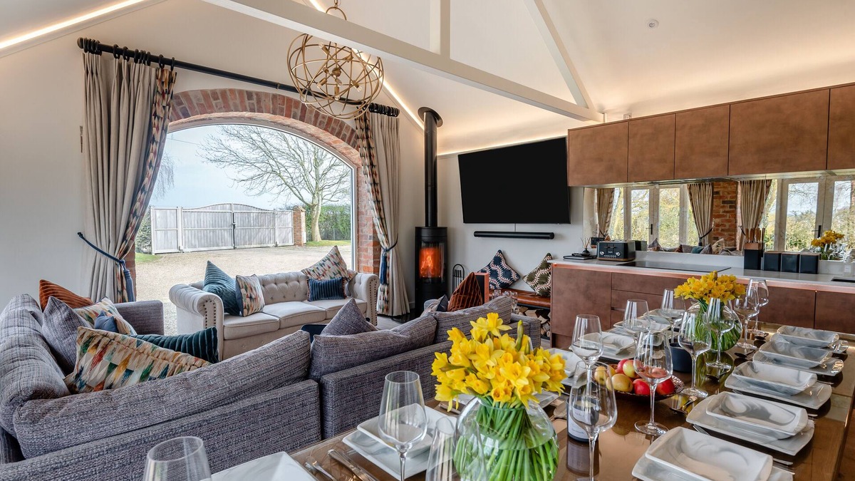Welby House | The Cowshed - Haceby