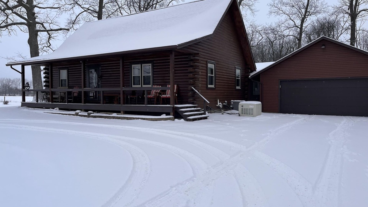 Geneseo Cabin | The Cozy Cabin On Long Point