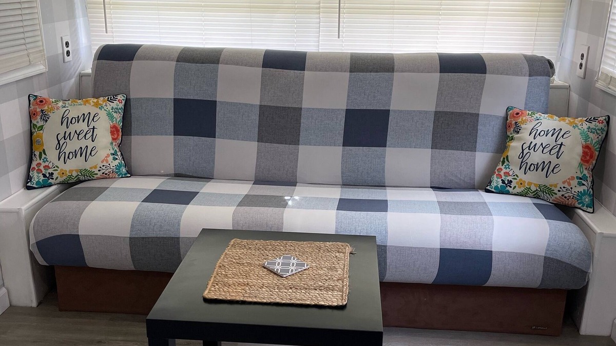 West Babylon House | The Cozy Camper
