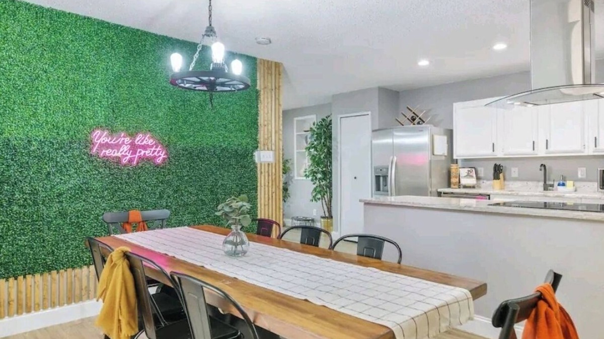 The Colony House | THE COZY COLONY GETAWAY-4BD/2BA 2 KING SUITES