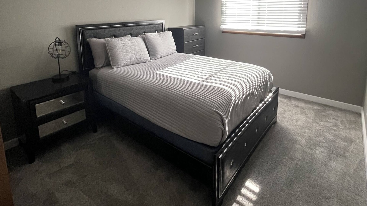 Tekamah Apartment | The Cozy Cornhusker 5