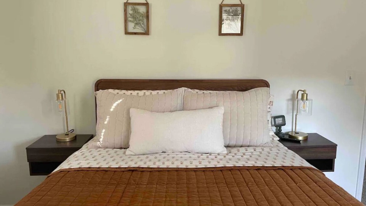 Beaverdam Cottage | The Cozy Cottage with hot tub