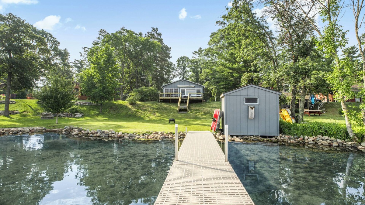Crosslake Cabin | The Cozy Cub-A Rustic Cozy Cabin in Crosslake