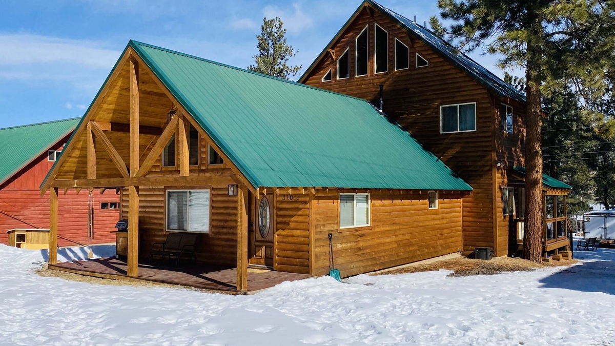 Ponderosa Pines House | The Cozy Cub