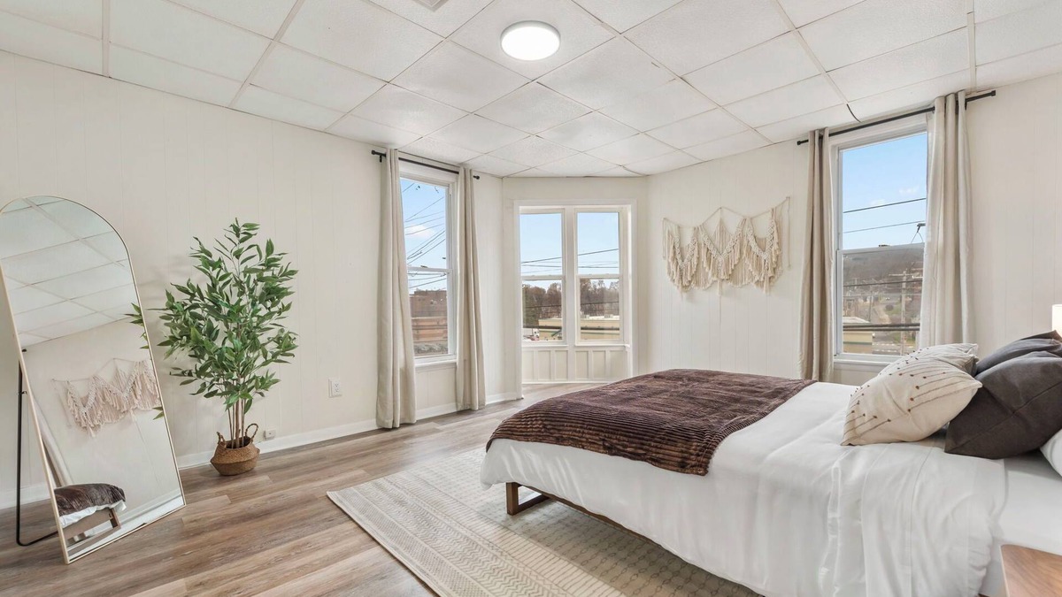 Binghamton Apartment | The Cozy Emerald Stay 5 Minutes to Downtown