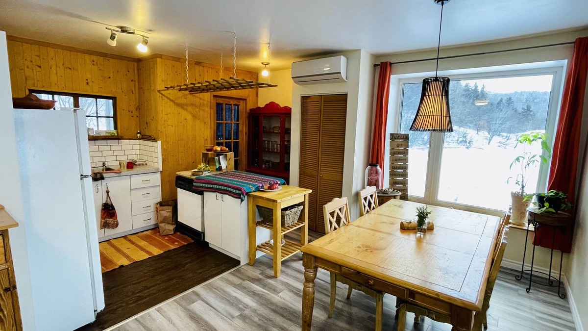 L'Anse-Saint-Jean Apartment | The cozy fjord view spot for families