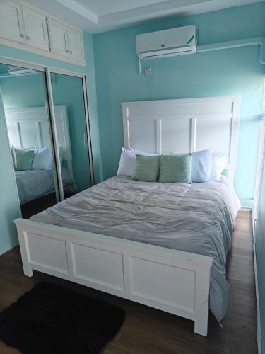 Gordon Town Apartment | The Cozy Flat by UWI