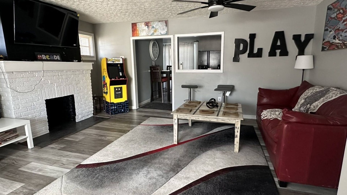 Columbus House | The Cozy "Gaming House"nn