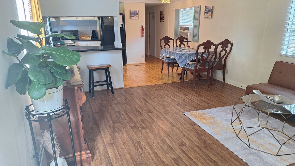 Hinesville House | The Cozy Main Suite 2-bedroom mobile home in welcoming Hinesville with WiFi, Ac