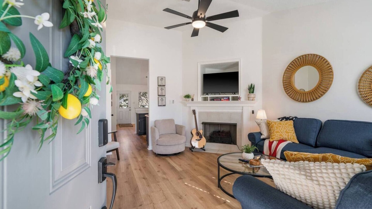 Southaven House | The Cozy Miss - Comfy Family-Friendly Southaven Bungalow - Peaceful Neighborhood
