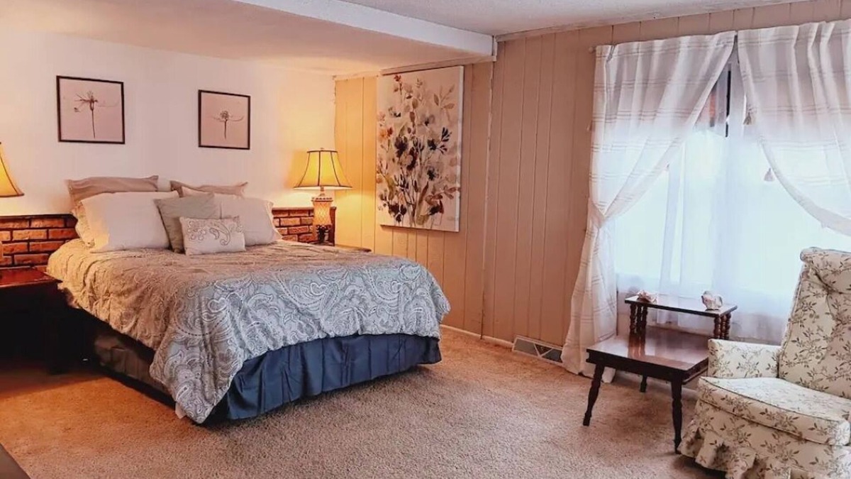 Batavia Apartment | The Cozy Nook! Charming 1-bedroom apartment in Batavia with WiFi, AC