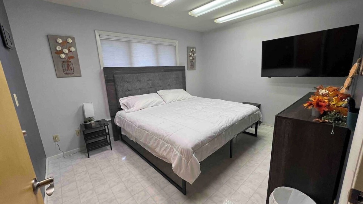 Dauberville House | The Cozy Retreat Suite