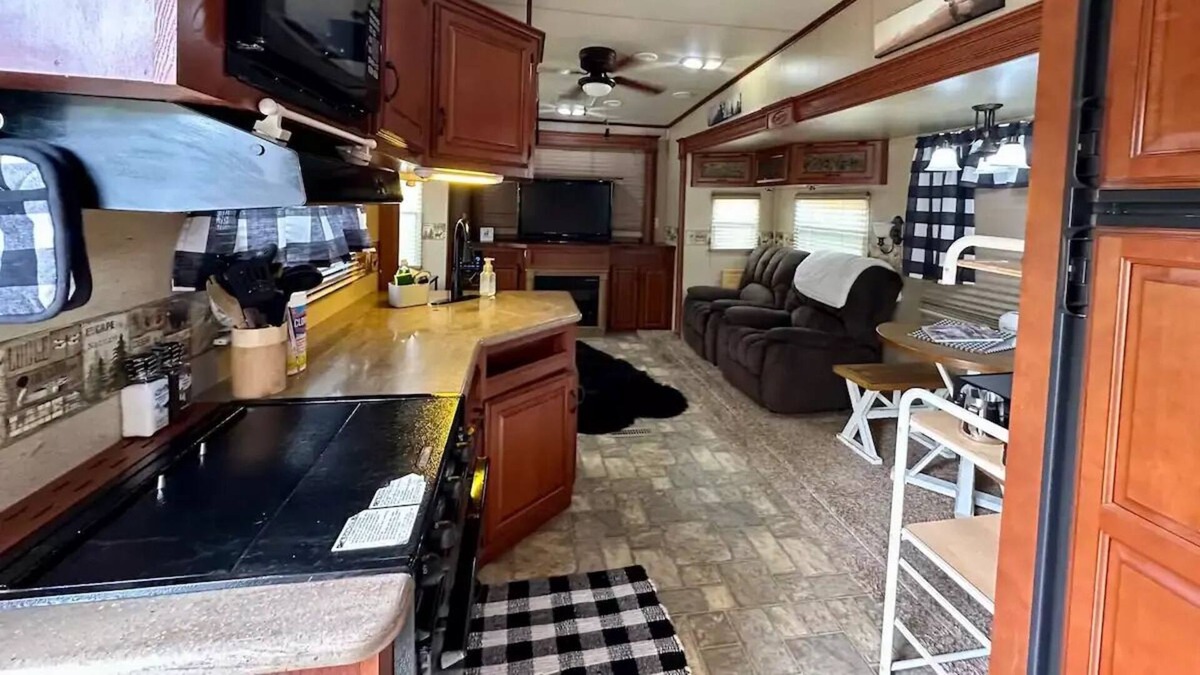 Huntsville House | The Cozy RV Getaway