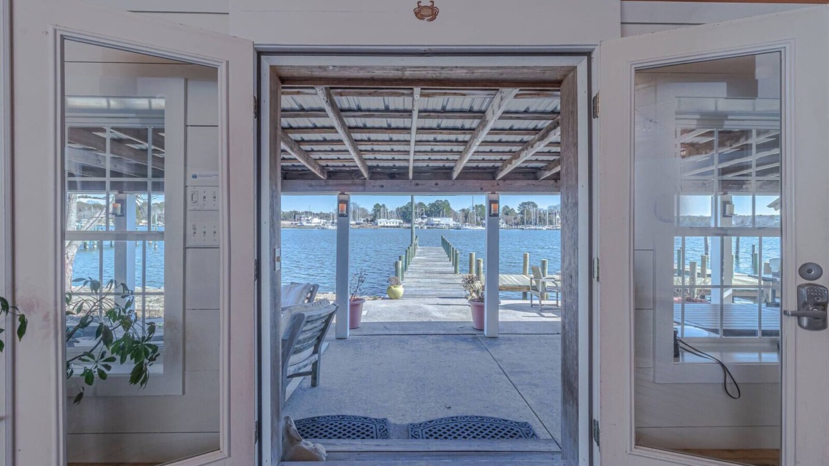 Weems Cottage | The Crab Shack on Carter's Creek