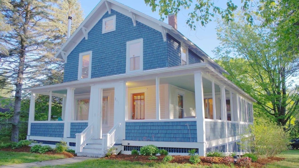 Bethlehem House | The Craftsman Farmhouse with Modern Flair
