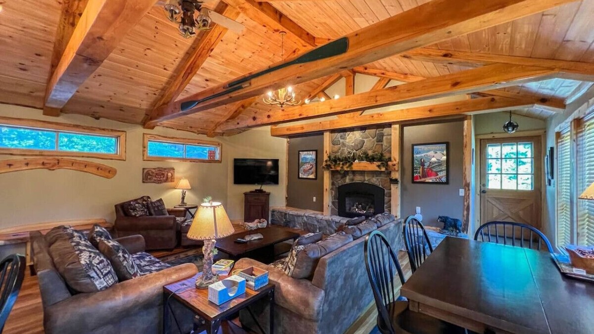 North Conway Cabin | The Cranmore Mountain Cabin | Walk to North Conway